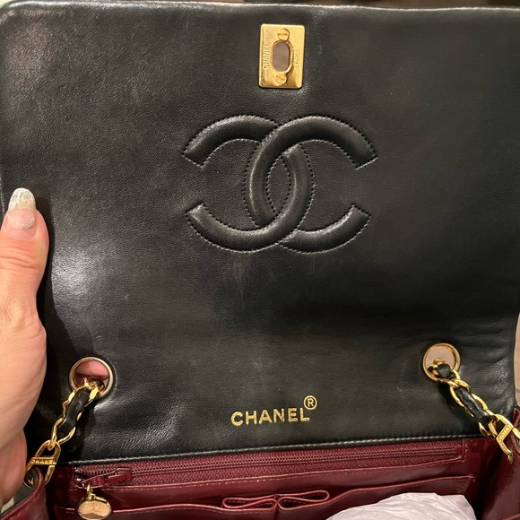100% Authentic Vintage Chanel Small Full Flap SERIES 1 turnlock - Picture 8 of 13
